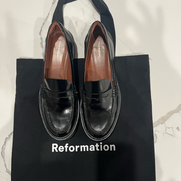 Reformation Agathea Chunky Loafer - US 7 Black - Picture 4 of 10